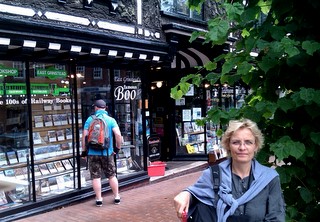 Anne foran the bookshop